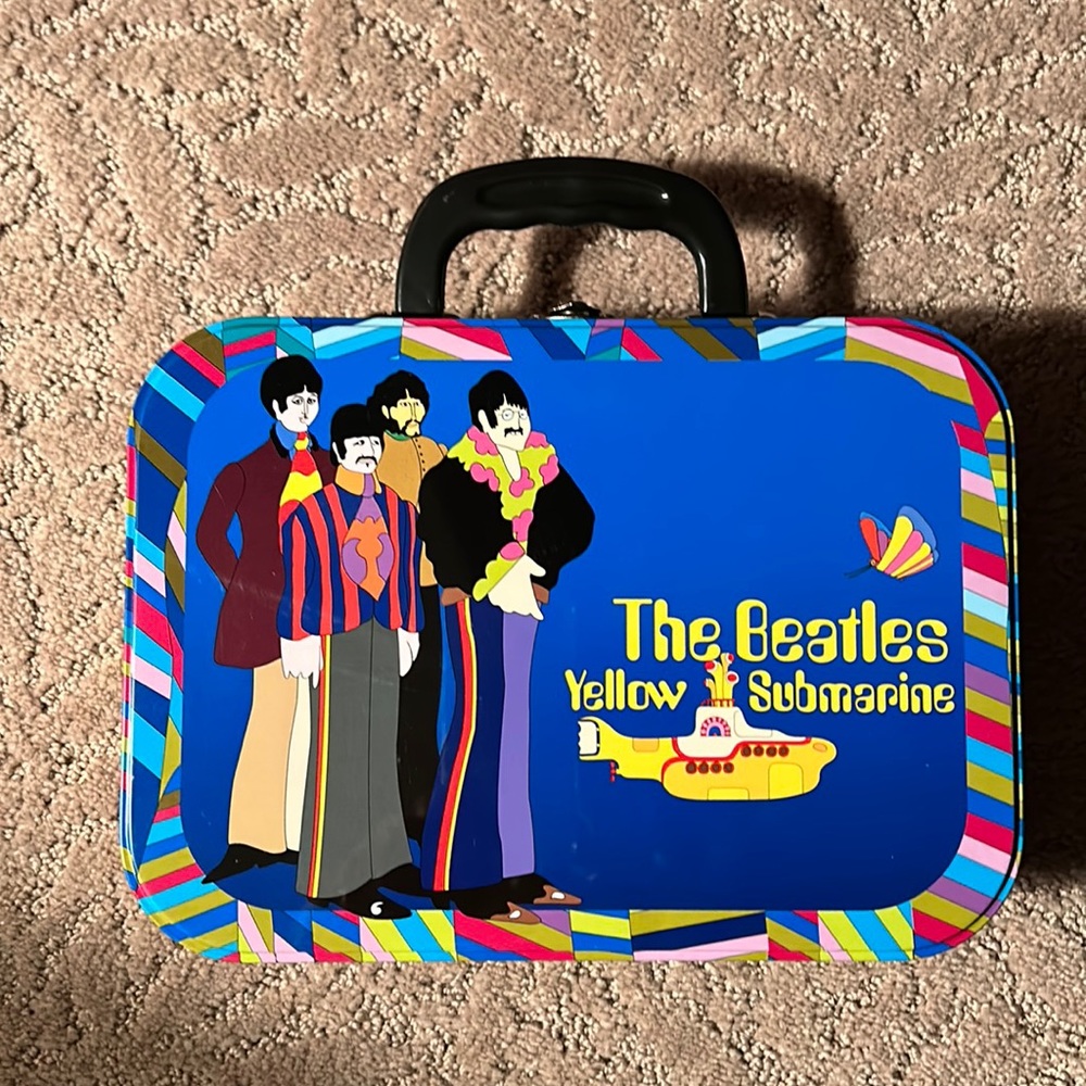 Beatles Yellow Submarine lunch box not used